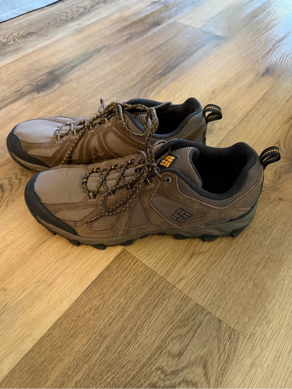 Columbia Men's Brown and Black Trail Sneakers Sz 12